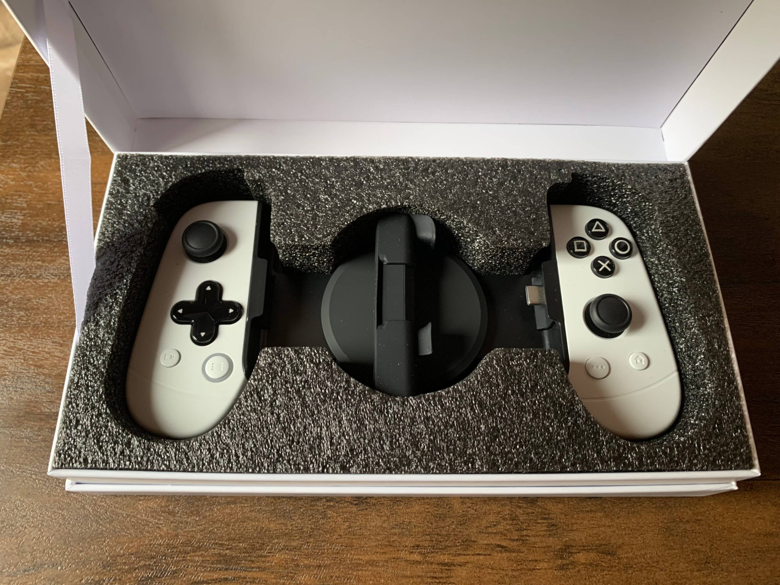 『Leadjoy M1C+』レビュー iPhone 15対応で拡張機能があるモバイルコントローラー【20%オフ特別クーポン有】